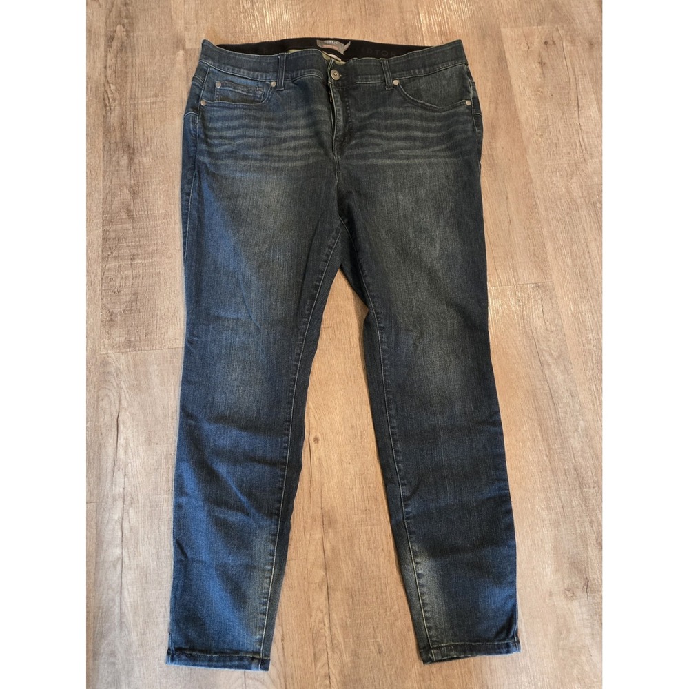 Torrid bombshell skinny jeans Premium Stretch Size‎ 20r